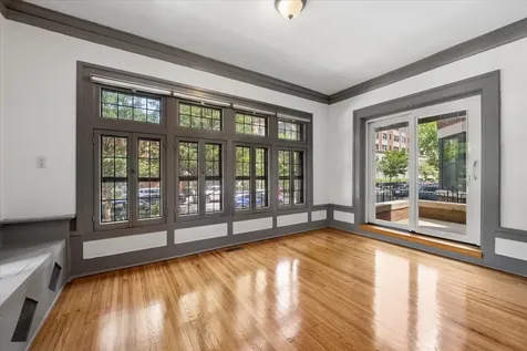 717 West Junior Terrace Chicago IL 60613