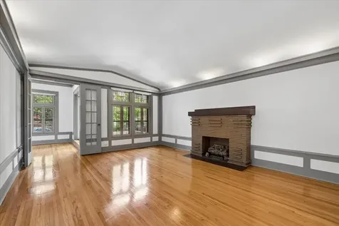717 West Junior Terrace Chicago IL 60613