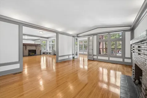 717 West Junior Terrace Chicago IL 60613