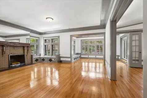 717 West Junior Terrace Chicago IL 60613