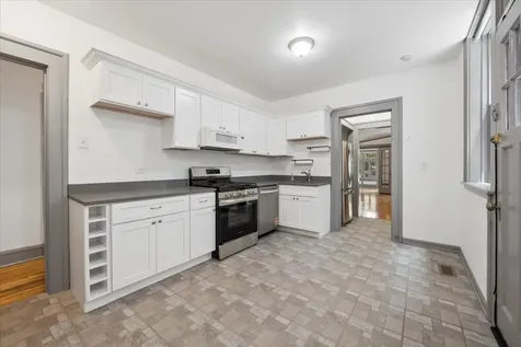 717 West Junior Terrace Chicago IL 60613