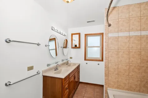 1033 Hayes Avenue Oak Park IL 60302
