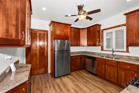 1033 Hayes Avenue Oak Park IL 60302