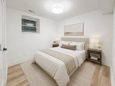 2113 North Kenmore Avenue Chicago IL 60614