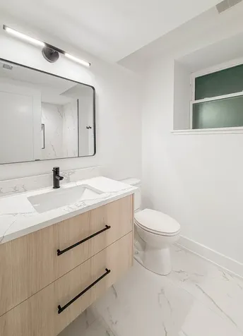 2113 North Kenmore Avenue Chicago IL 60614