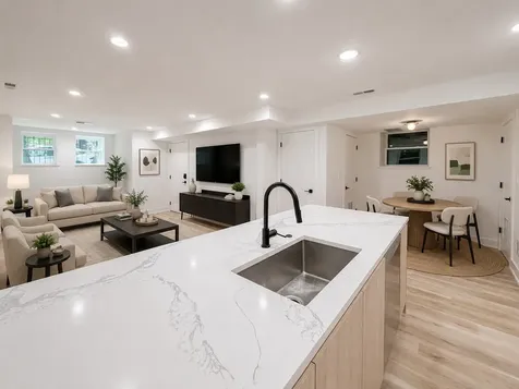2113 North Kenmore Avenue Chicago IL 60614