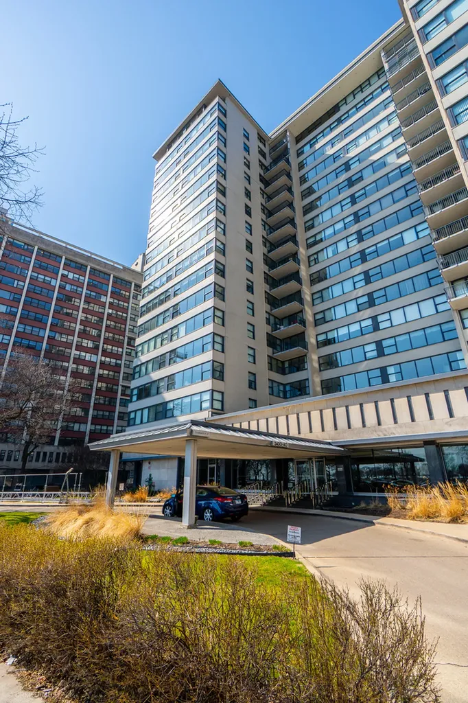 3430 North Lake Shore Drive Chicago IL 60657