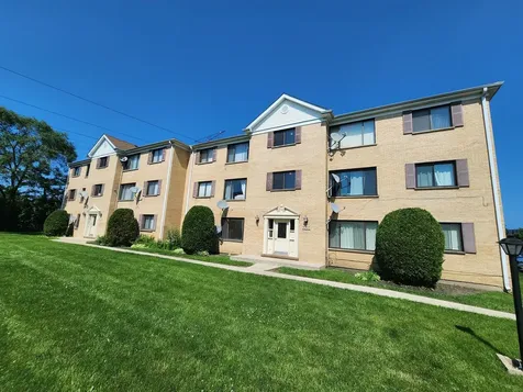 9300 Hamilton Court Des Plaines IL 60016