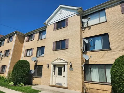 9300 Hamilton Court Des Plaines IL 60016