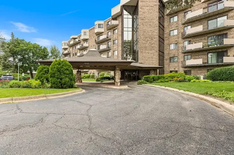 1243 East Baldwin Lane Palatine IL 60074