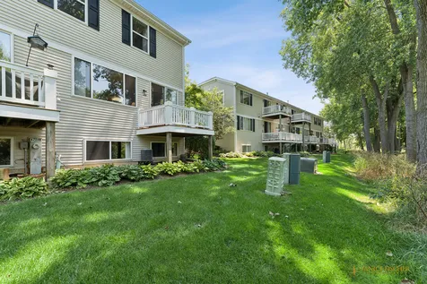 4349 Waters Edge Drive Island Lake IL 60042