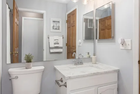 584 Elizabeth Drive Wood Dale IL 60191
