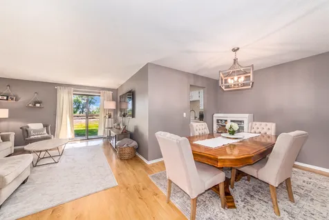 584 Elizabeth Drive Wood Dale IL 60191