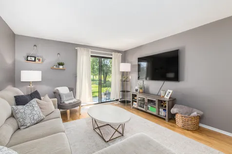 584 Elizabeth Drive Wood Dale IL 60191
