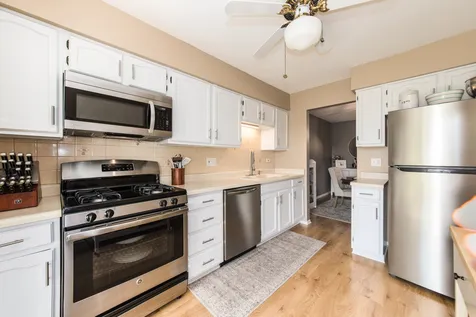 584 Elizabeth Drive Wood Dale IL 60191