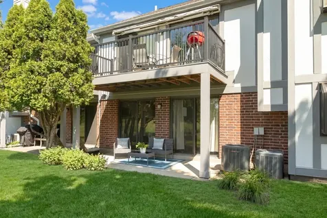 584 Elizabeth Drive Wood Dale IL 60191