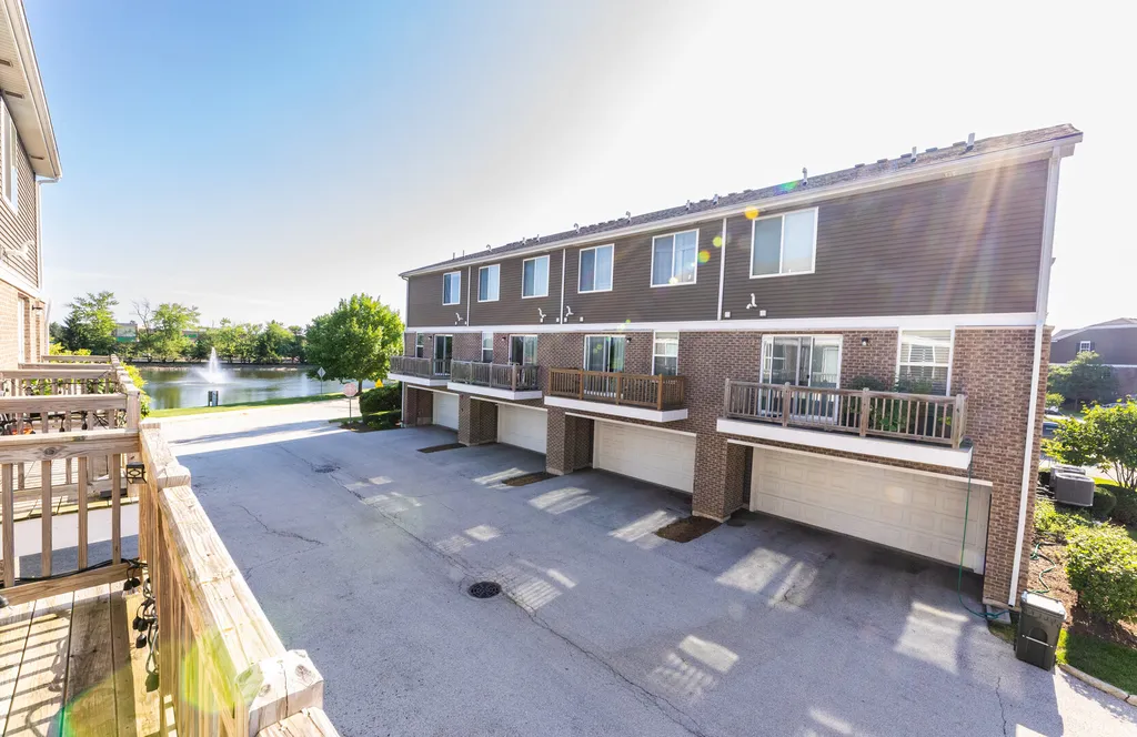 908 Bradford Drive Naperville IL 60563