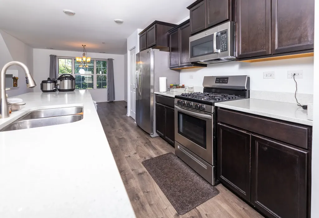 908 Bradford Drive Naperville IL 60563