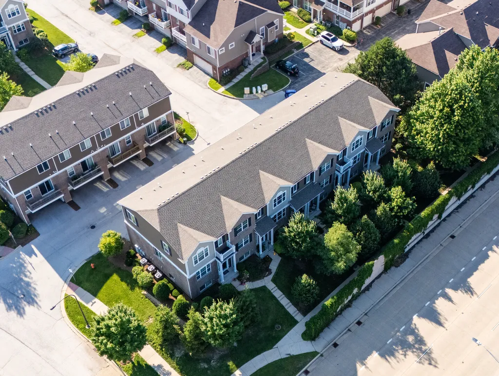 908 Bradford Drive Naperville IL 60563