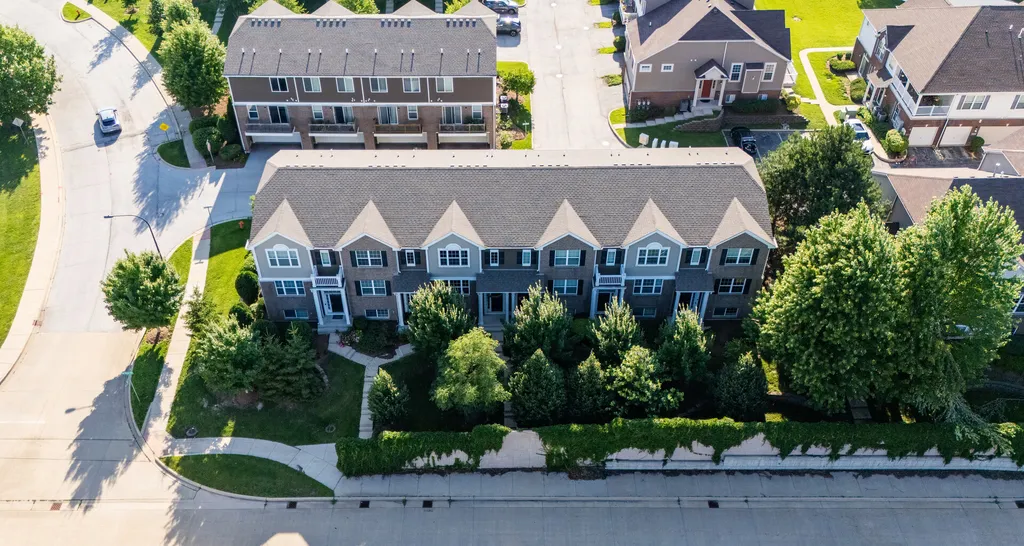 908 Bradford Drive Naperville IL 60563