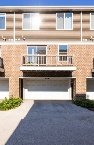 908 Bradford Drive Naperville IL 60563