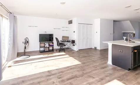 908 Bradford Drive Naperville IL 60563