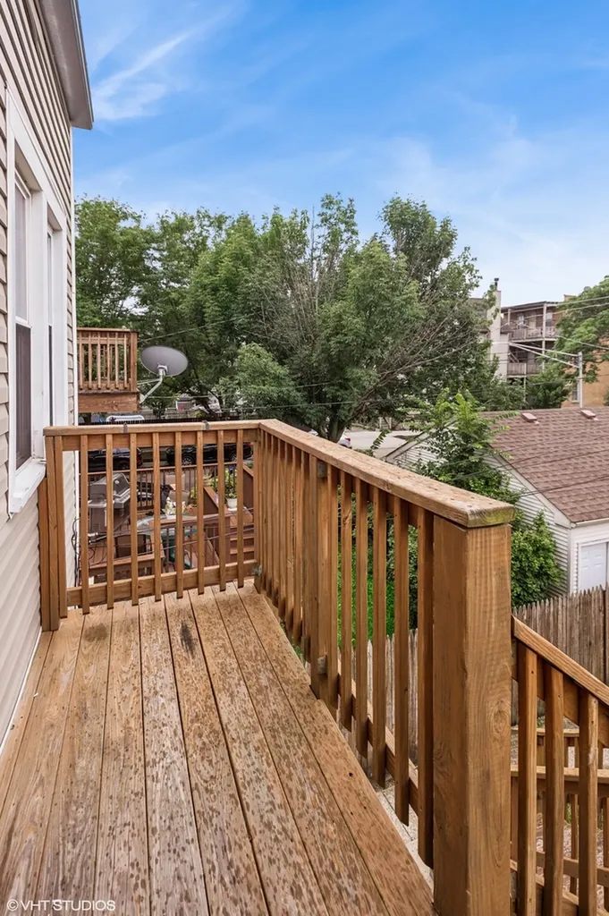1702 North Campbell Avenue Chicago IL 60647