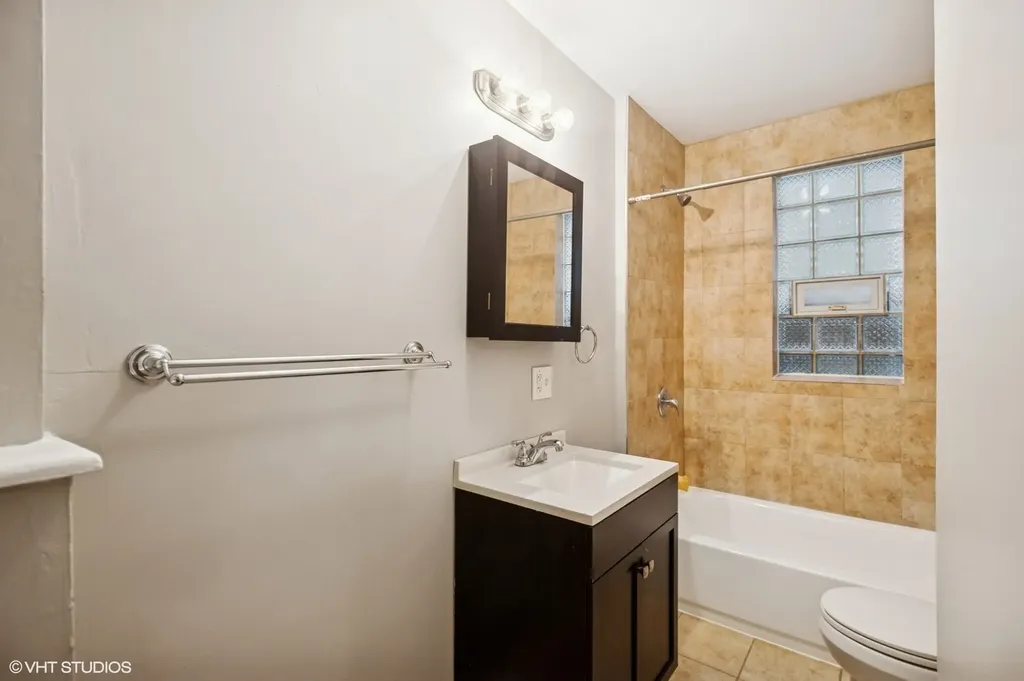 1702 North Campbell Avenue Chicago IL 60647