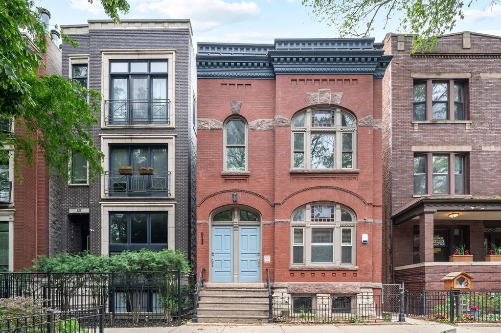 825 North Winchester Avenue Chicago IL 60622