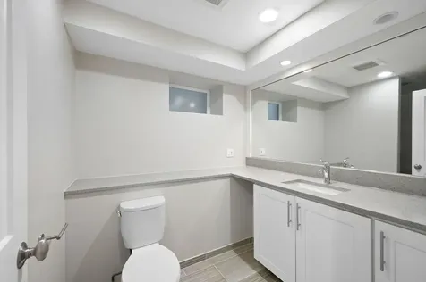 825 North Winchester Avenue Chicago IL 60622