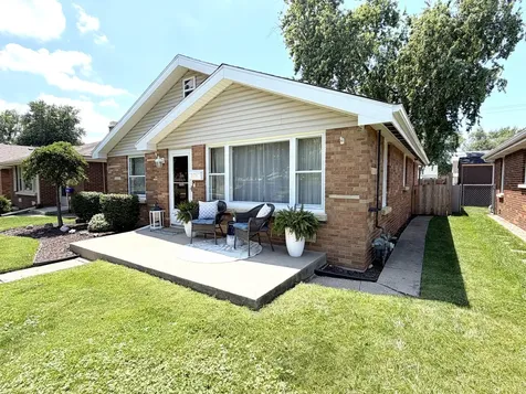 271 North Douglas Street Bradley IL 60915