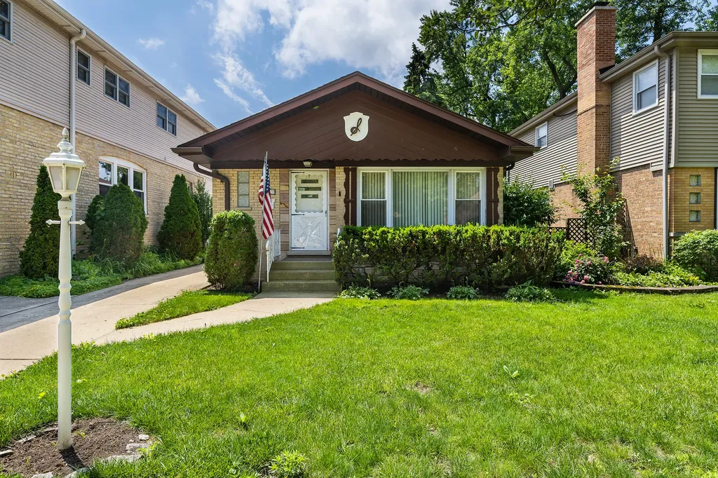5337 West Ardmore Avenue Chicago IL 60646