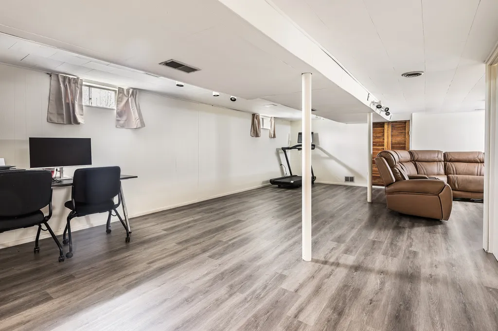 5337 West Ardmore Avenue Chicago IL 60646