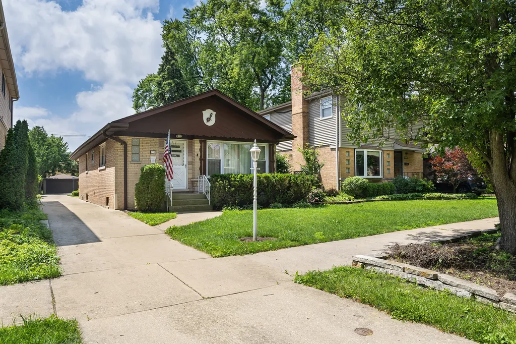 5337 West Ardmore Avenue Chicago IL 60646