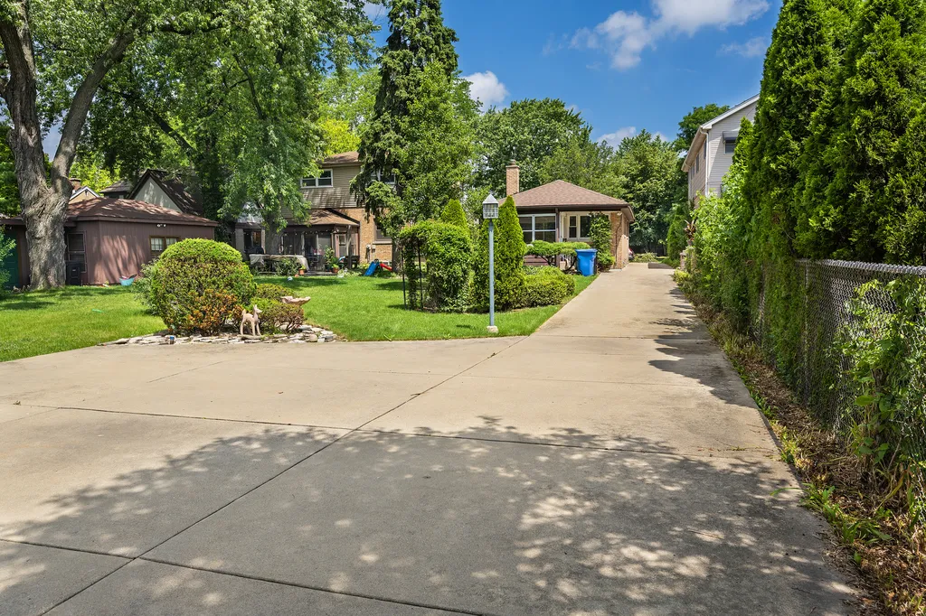 5337 West Ardmore Avenue Chicago IL 60646