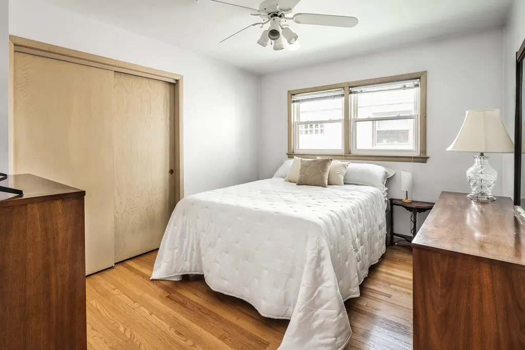 5337 West Ardmore Avenue Chicago IL 60646