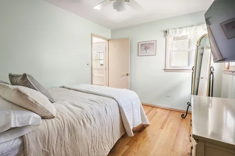5337 West Ardmore Avenue Chicago IL 60646