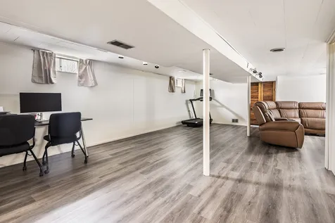 5337 West Ardmore Avenue Chicago IL 60646