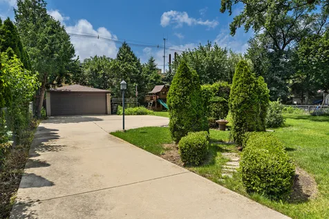 5337 West Ardmore Avenue Chicago IL 60646