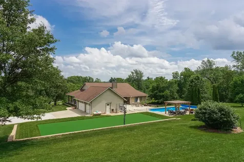 2268 East 2250 North Road Carlock IL 61725