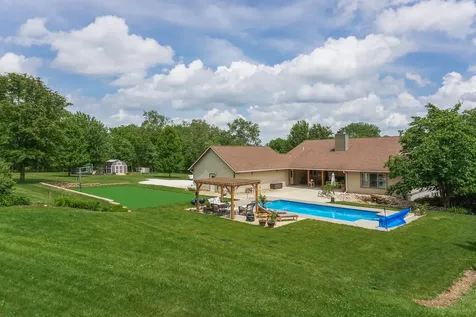 2268 East 2250 North Road Carlock IL 61725