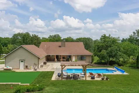 2268 East 2250 North Road Carlock IL 61725