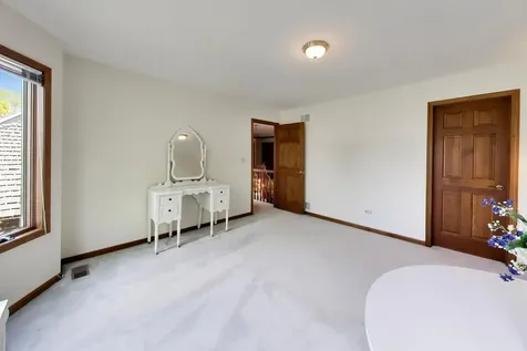 1204 Kristin Drive Libertyville IL 60048