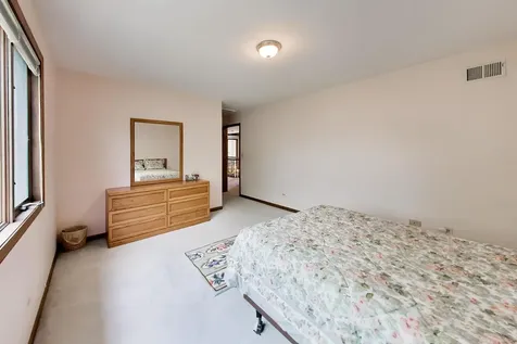 1204 Kristin Drive Libertyville IL 60048
