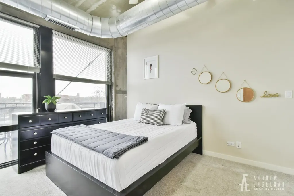 1071 West 15th Street Chicago IL 60608
