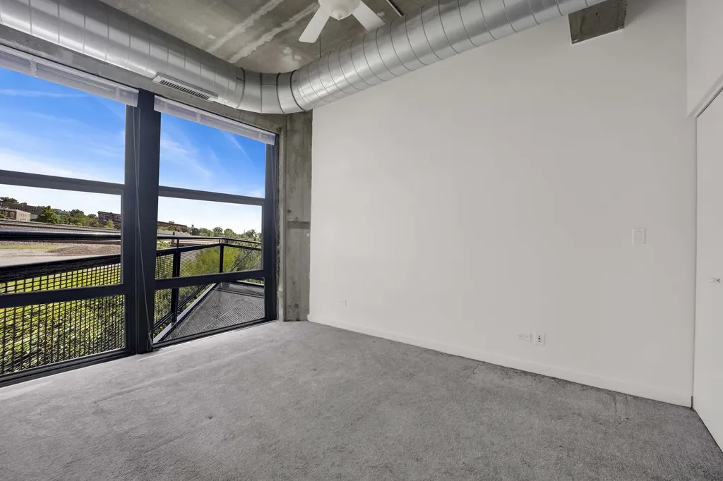 1071 West 15th Street Chicago IL 60608