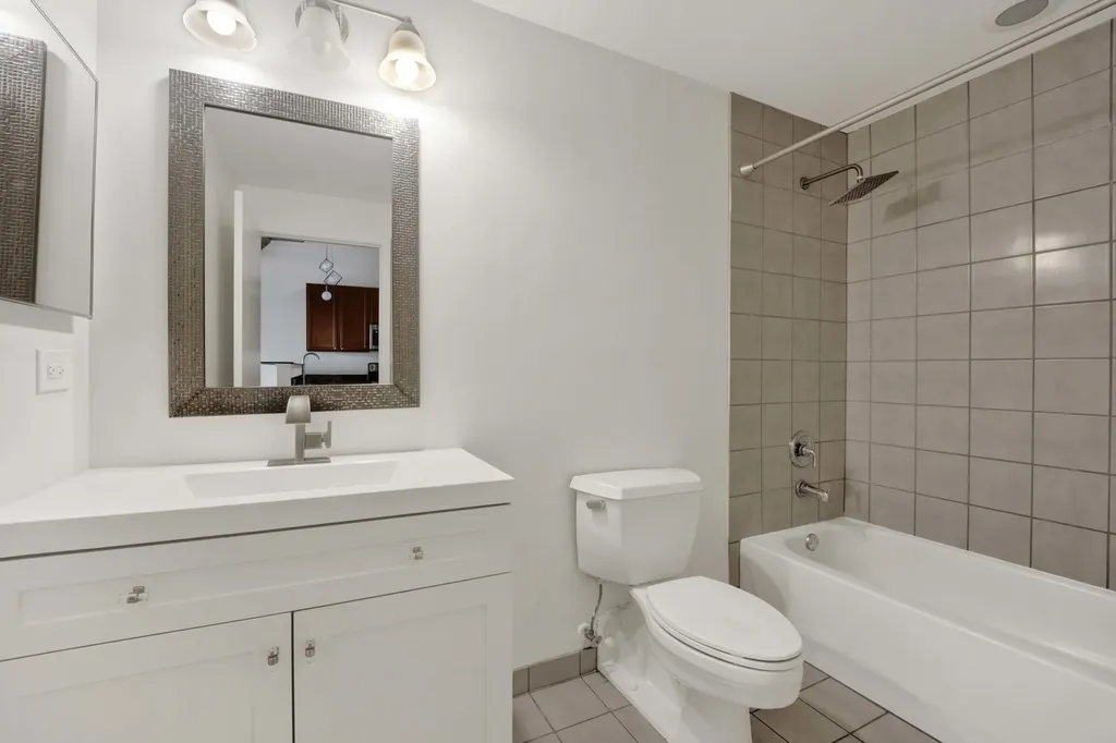 1071 West 15th Street Chicago IL 60608