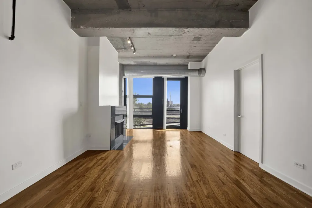 1071 West 15th Street Chicago IL 60608
