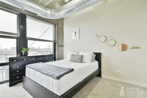1071 West 15th Street Chicago IL 60608