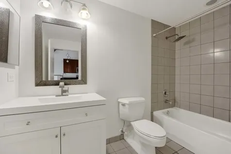 1071 West 15th Street Chicago IL 60608